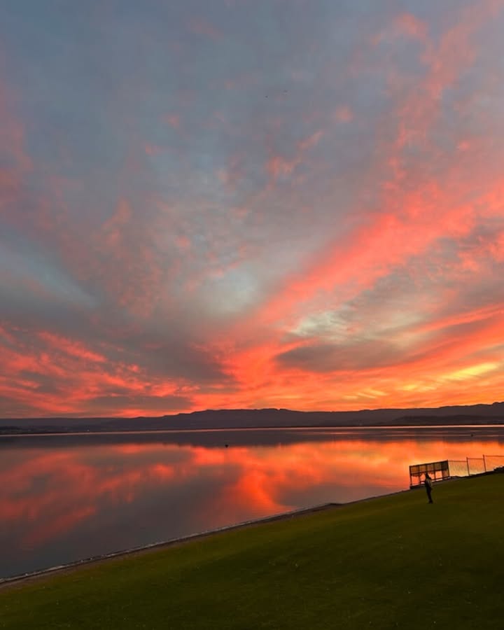 Featured image for “Picturesque Sunset Views at Illawarra Yacht Club Overlooking Lake Illawarra”